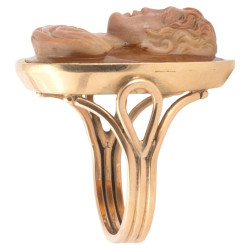 A Late 18th / Early 19th Century Two-Colour Agate Cameo Ring
