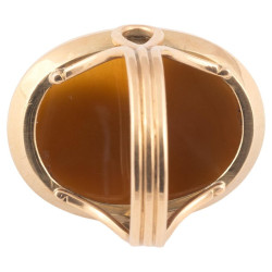 A Late 18th / Early 19th Century Two-Colour Agate Cameo Ring