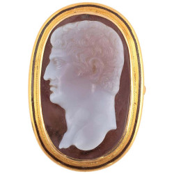 18th - 19th century gold cameo ring depicting a male profile