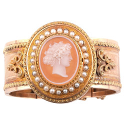 Neo Archeological Gold and Agate Cameo Bangle 1850's