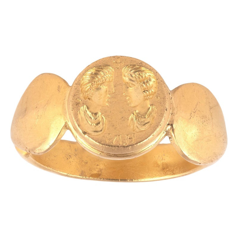 Early Byzantine Gold Ring Engraved With Married Couple
