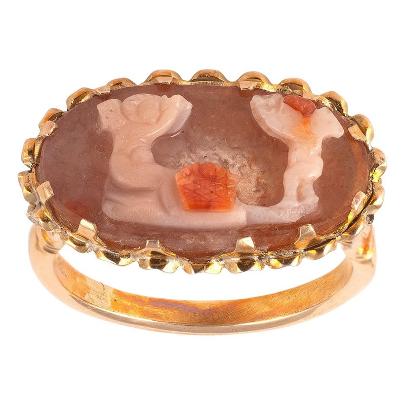 Gold ring with Roman Pink Agate Cameo depicting Two Putti 3rd-4th Century A.D.