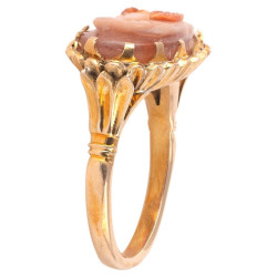 Gold ring with Roman Pink Agate Cameo depicting Two Putti 3rd-4th Century A.D.