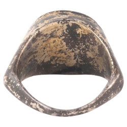 ROMAN SILVER GILT RING WITH A CHALCEDONY ATHENE INTAGLIO I-II CENTURY A.D.