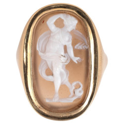 Gold Agate Cameo Ring...