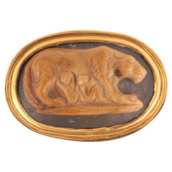 Late Roman 22ct Gold Agate Cameo Ring, She-Wolf of Rome, 3rd Century