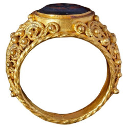 Ancient Roman Black Agate Cocidius Intaglio gold ring 3nd Century A.D.